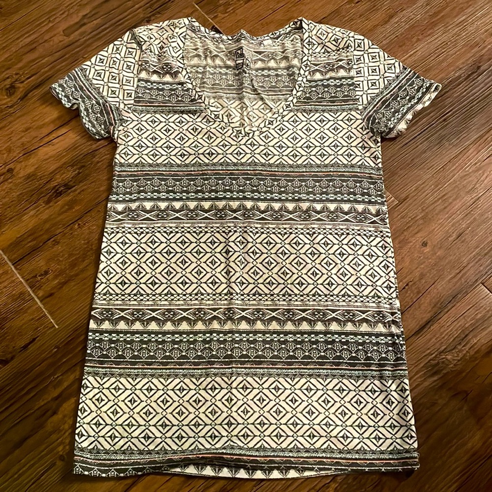 Soft Patterned Vneck